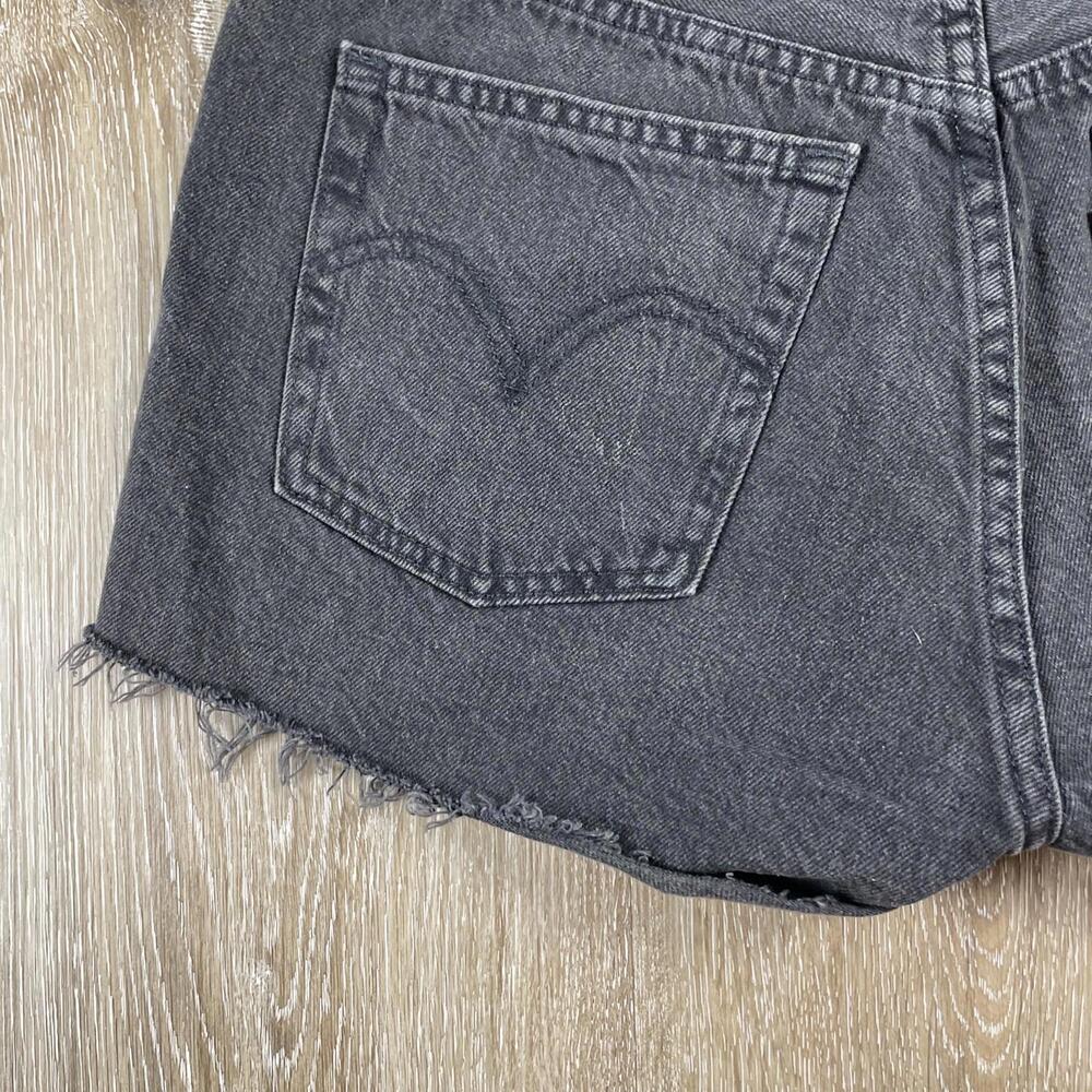 Leviās 501 Cutoff Jean Shorts Black Button Fly Women's W27 ( 30 X 3ā Inseam ) - Picture 8 of 16